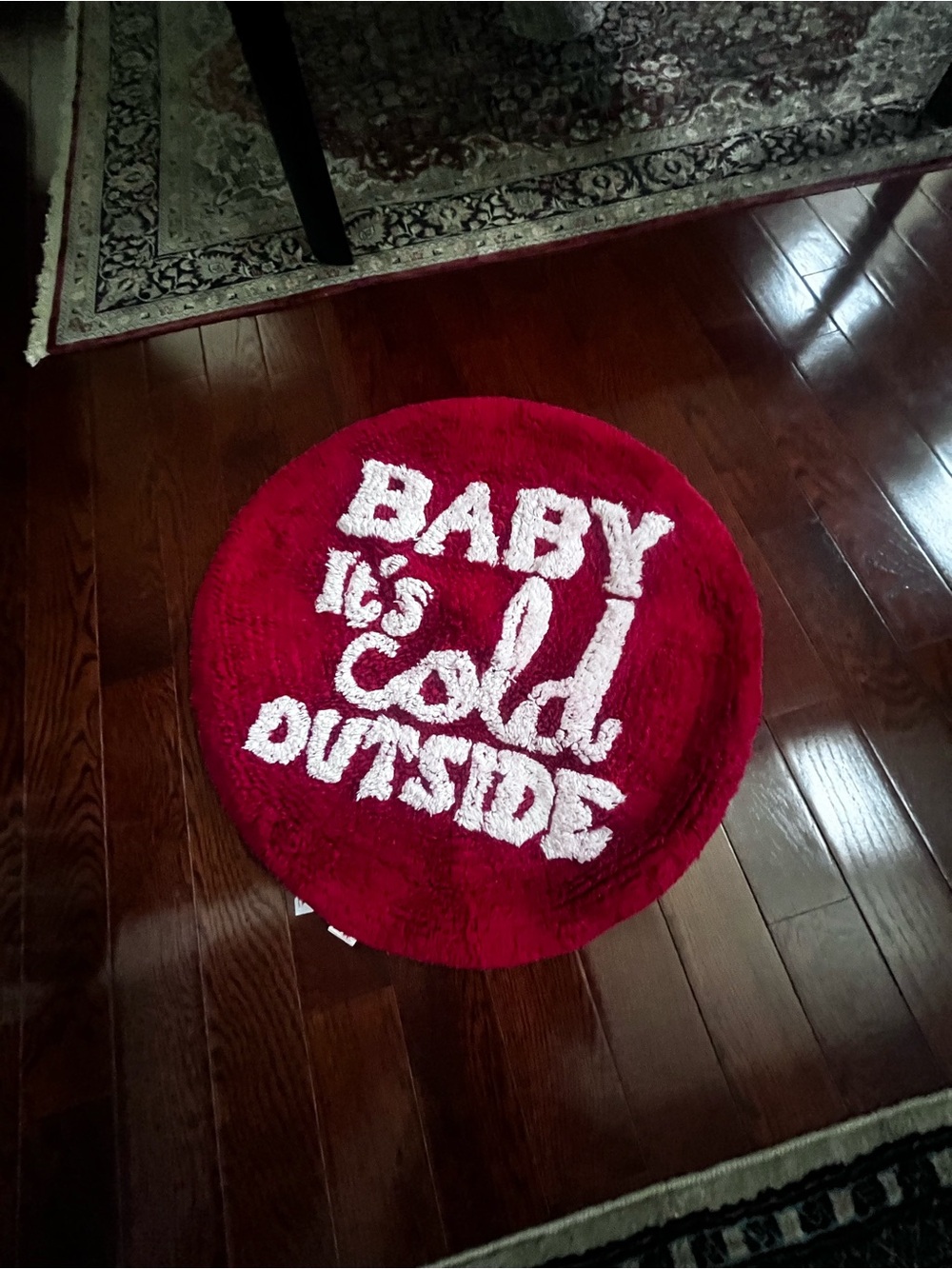 Canon red Round Bath Rug with White Script